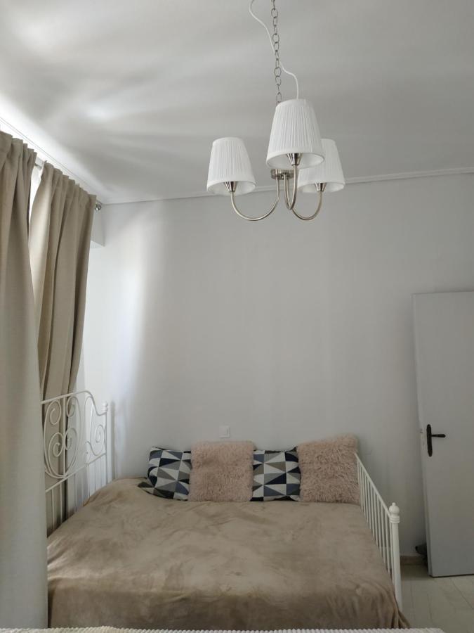 Pantheon Appartement Kalamáta Buitenkant foto