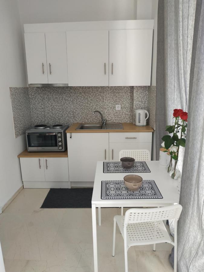 Pantheon Appartement Kalamáta Buitenkant foto
