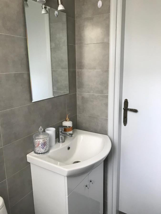 Pantheon Appartement Kalamáta Buitenkant foto